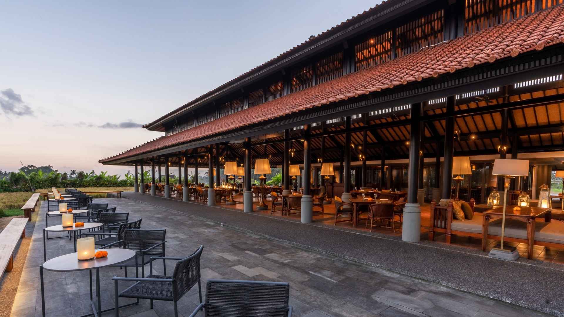 The-Tempayan-at-Tanah-Gajah-Ubud---Terrace-sunrise